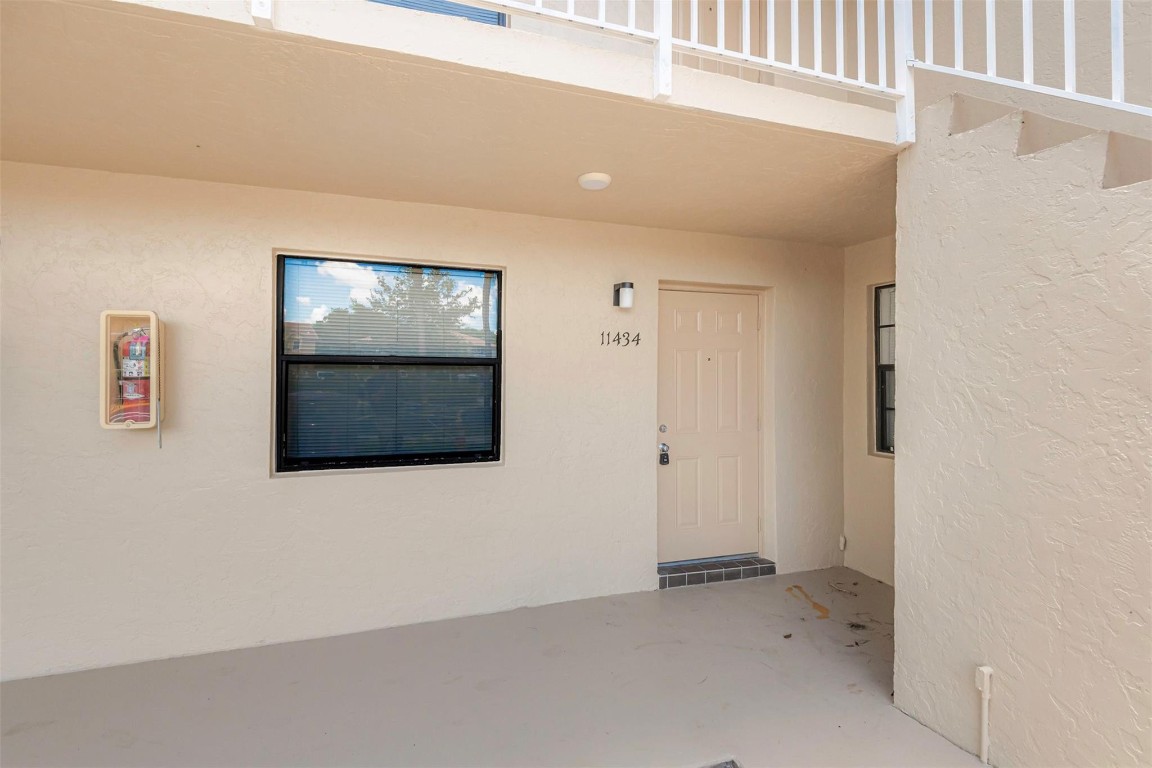 7 Unit Building Coral Springs - Residential Income