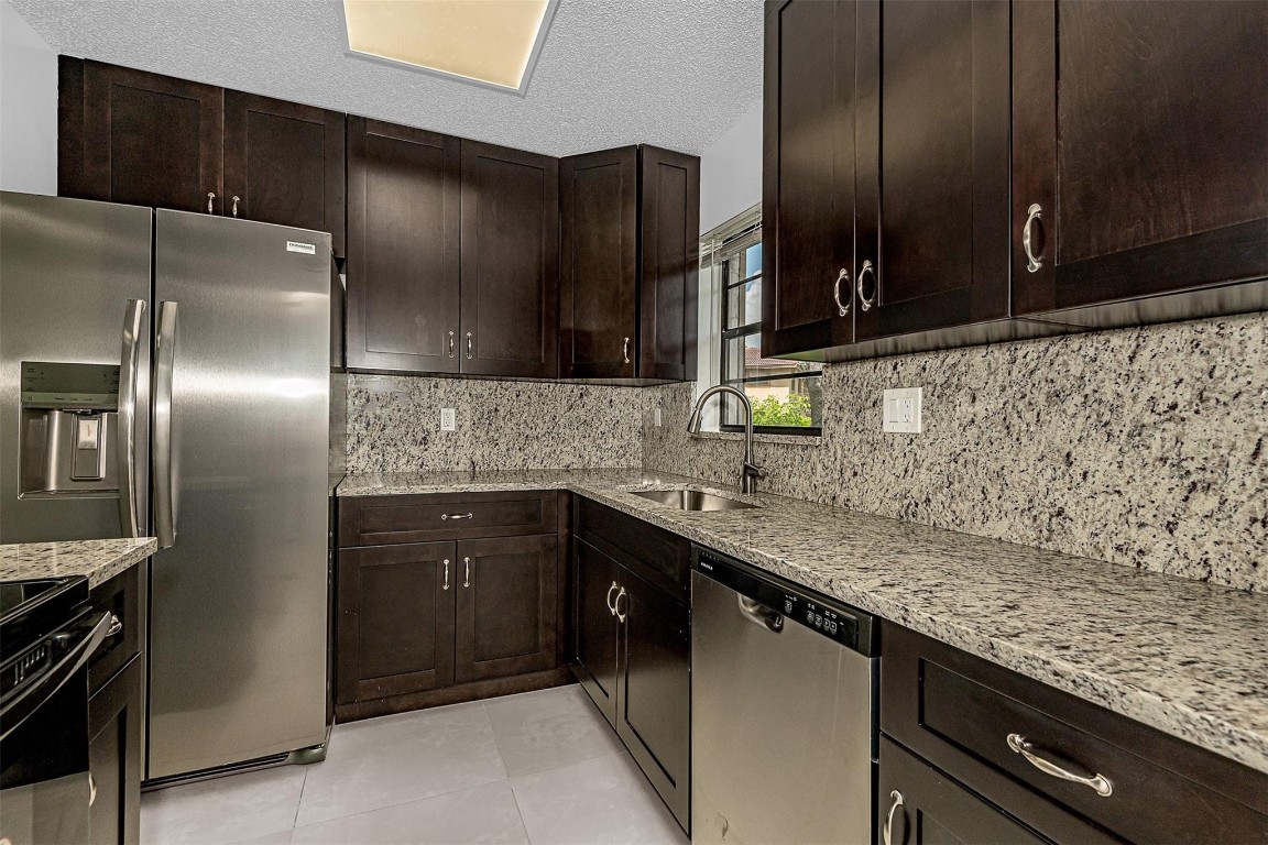 7 Unit Building Coral Springs - Residential Income