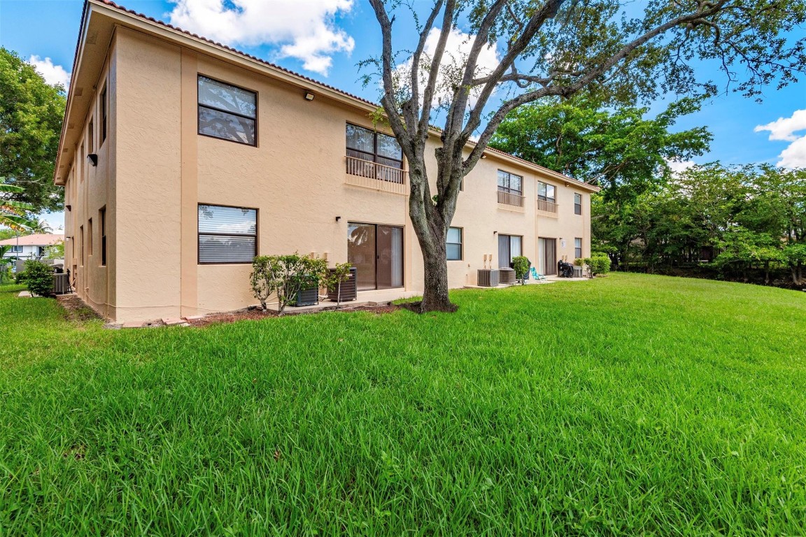 7 Unit Building Coral Springs - Residential Income