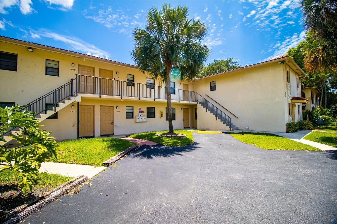 7 Unit Building Coral Springs - Residential Income