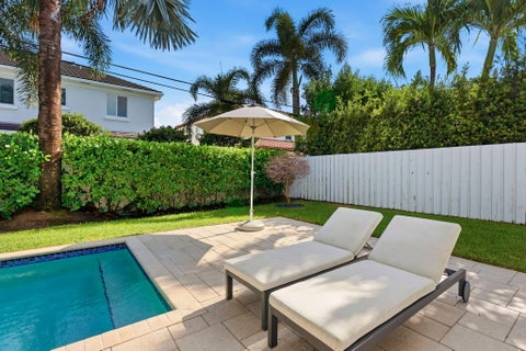 Tiny photo for 464 NE 8TH Street, Boca Raton, FL 33432 (MLS # B26070347)