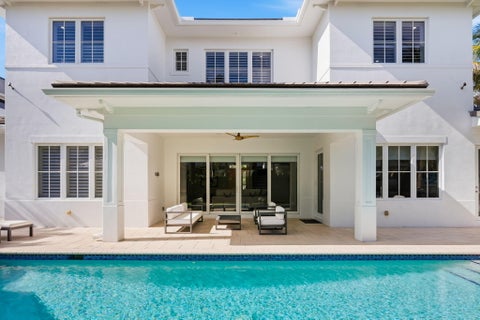 Photo of 464 NE 8TH Street, Boca Raton, FL 33432 (MLS # B26070347)