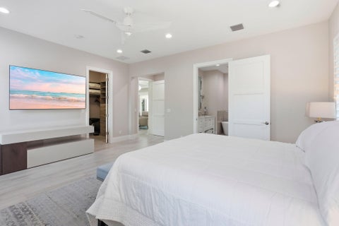 Tiny photo for 464 NE 8TH Street, Boca Raton, FL 33432 (MLS # B26070347)