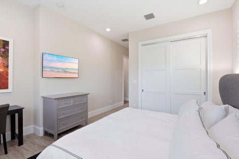 Tiny photo for 464 NE 8TH Street, Boca Raton, FL 33432 (MLS # B26070347)