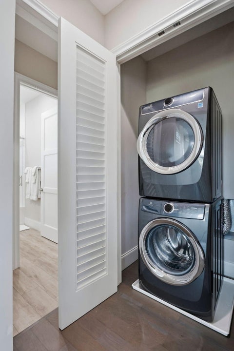 Tiny photo for 464 NE 8TH Street, Boca Raton, FL 33432 (MLS # B26070347)