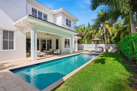 Tiny photo for 464 NE 8TH Street, Boca Raton, FL 33432 (MLS # B26070347)