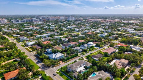Tiny photo for 464 NE 8TH Street, Boca Raton, FL 33432 (MLS # B26070347)
