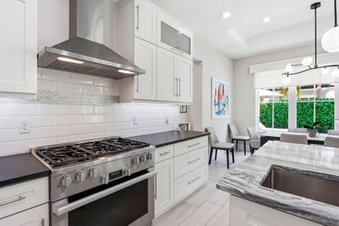 Tiny photo for 464 NE 8TH Street, Boca Raton, FL 33432 (MLS # B26070347)