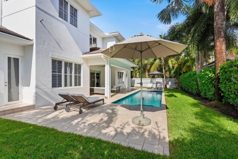 Tiny photo for 464 NE 8TH Street, Boca Raton, FL 33432 (MLS # B26070347)