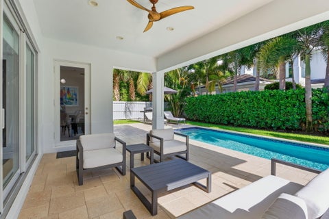 Tiny photo for 464 NE 8TH Street, Boca Raton, FL 33432 (MLS # B26070347)