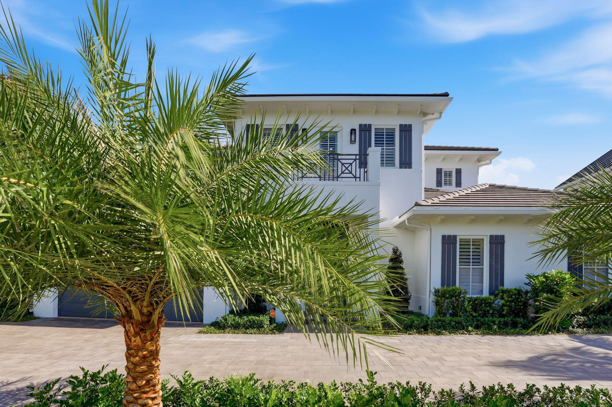 464 NE 8TH Street