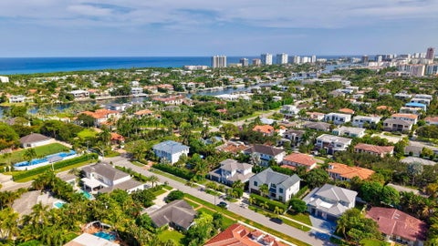Tiny photo for 464 NE 8TH Street, Boca Raton, FL 33432 (MLS # B26070347)
