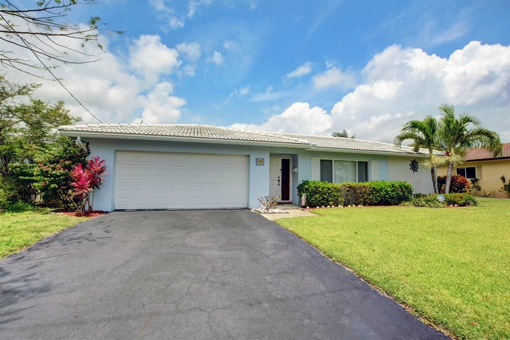 Photo of 1155 SW 27th Avenue, Boynton Beach, FL 33426 (MLS # R10711096)