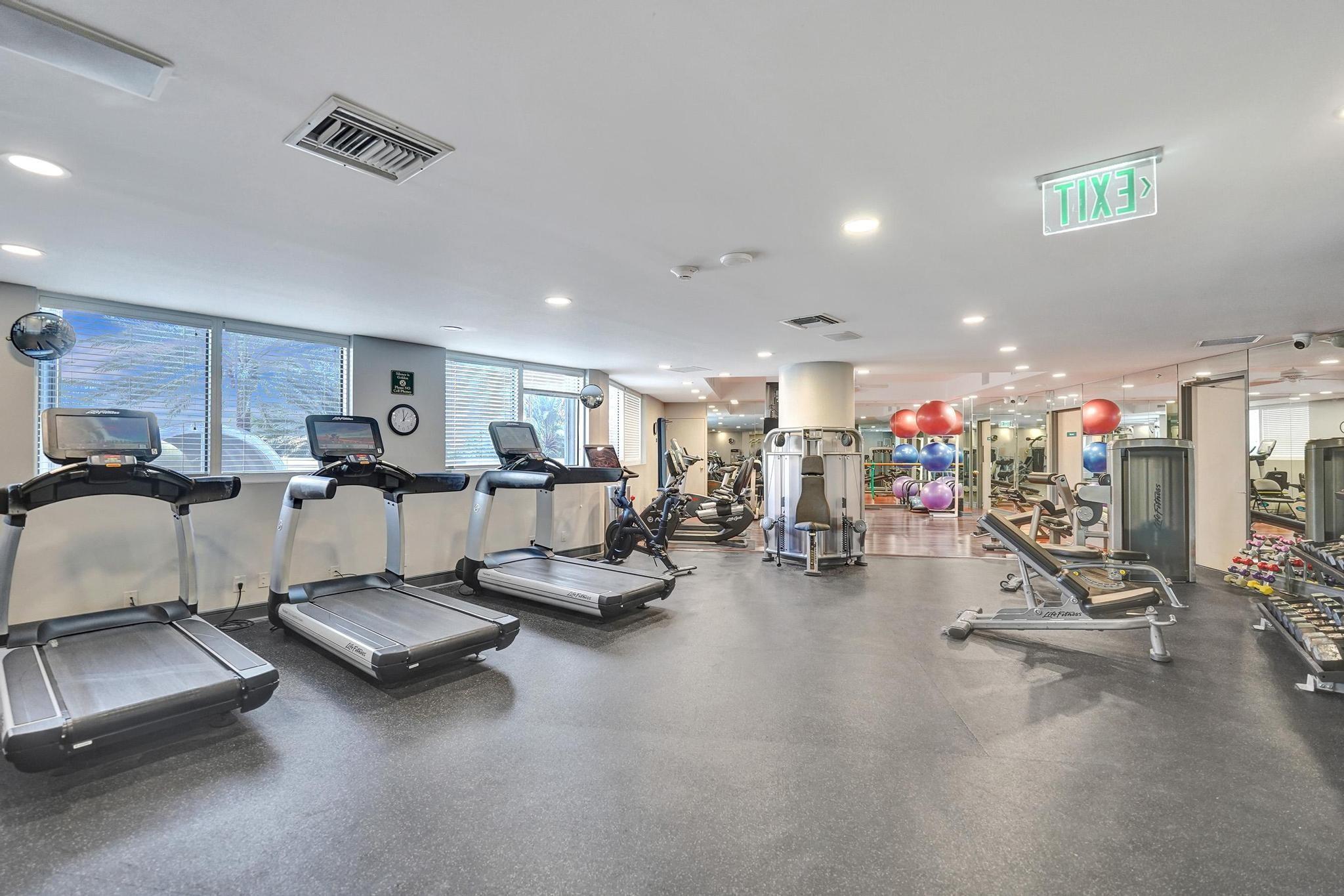 L'Hermitage Condominiums - Residential