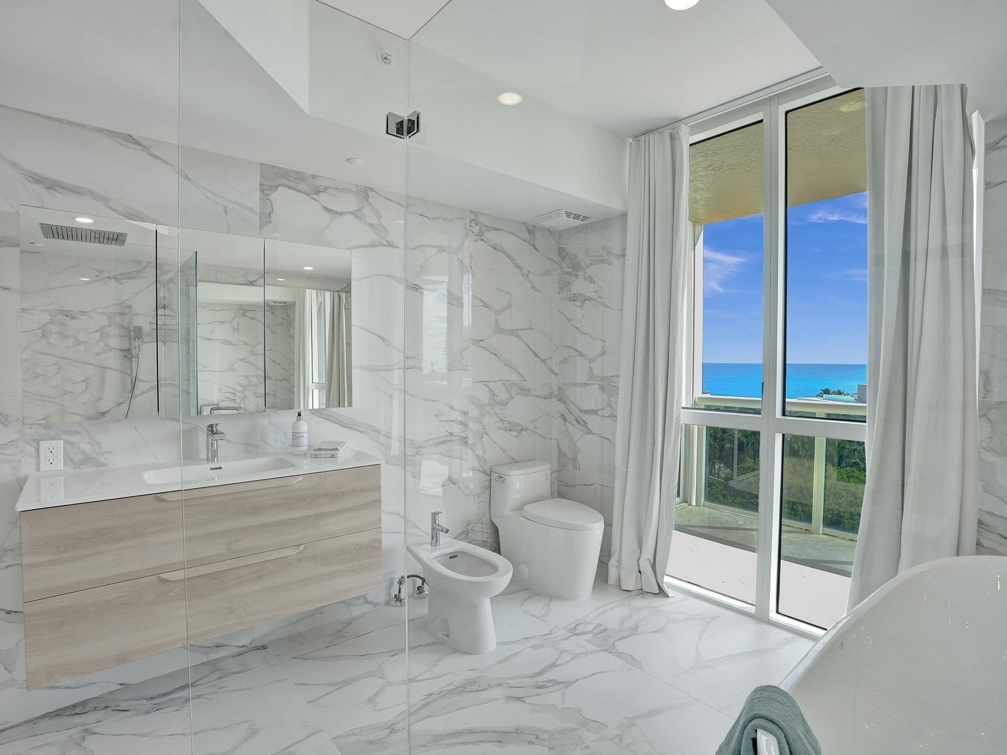 L'Hermitage Condominiums - Residential