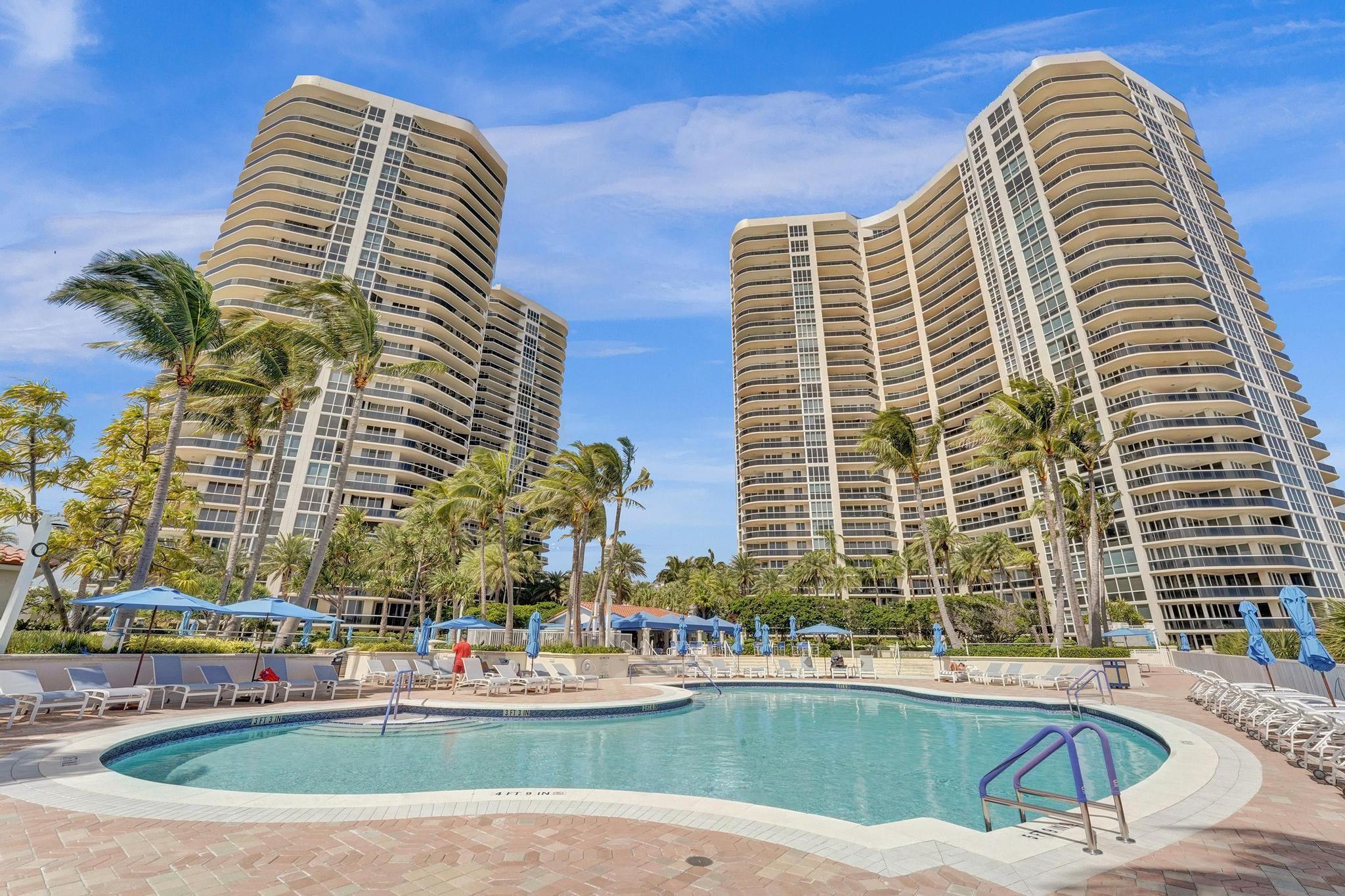 L'Hermitage Condominiums - Residential