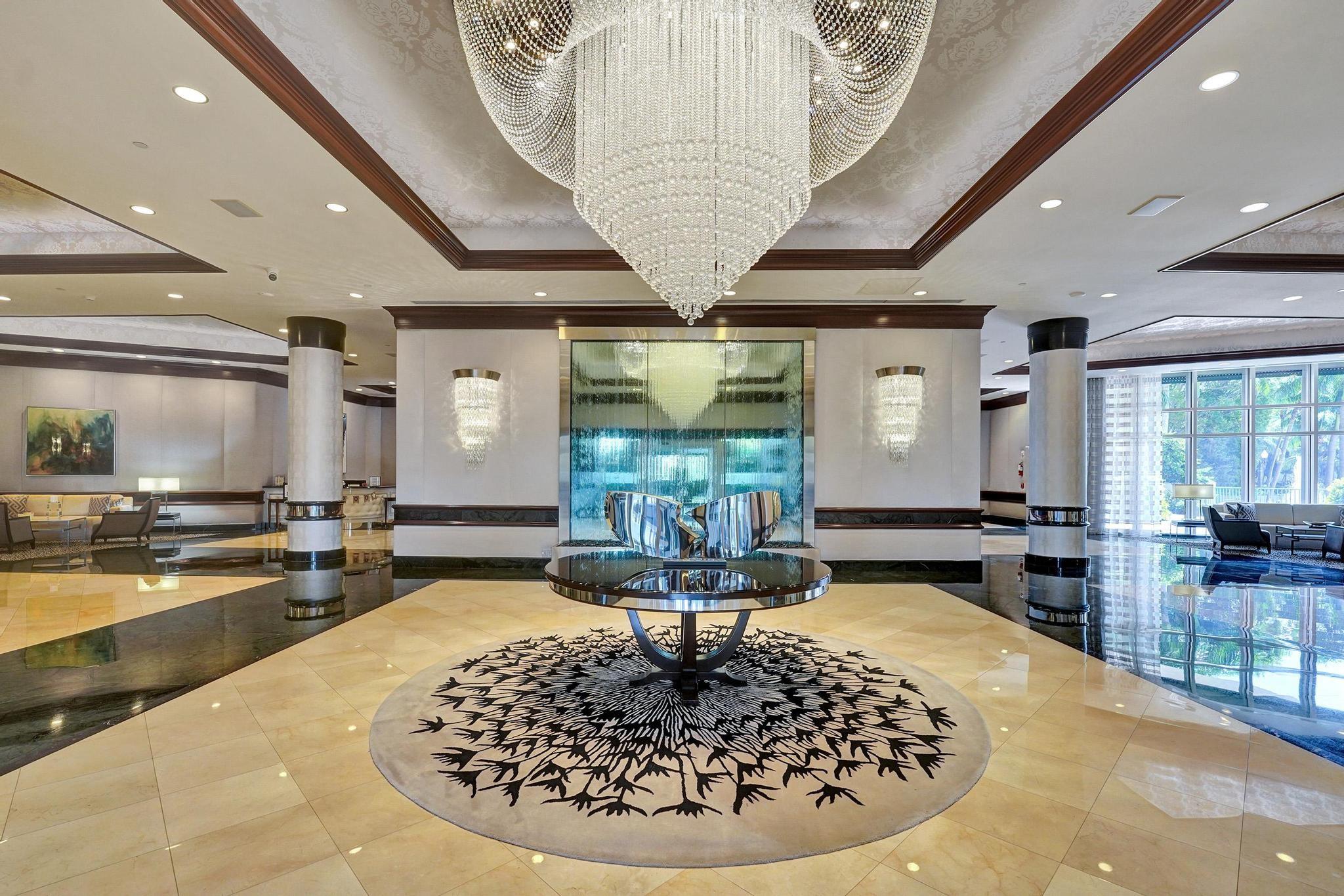 L'Hermitage Condominiums - Residential