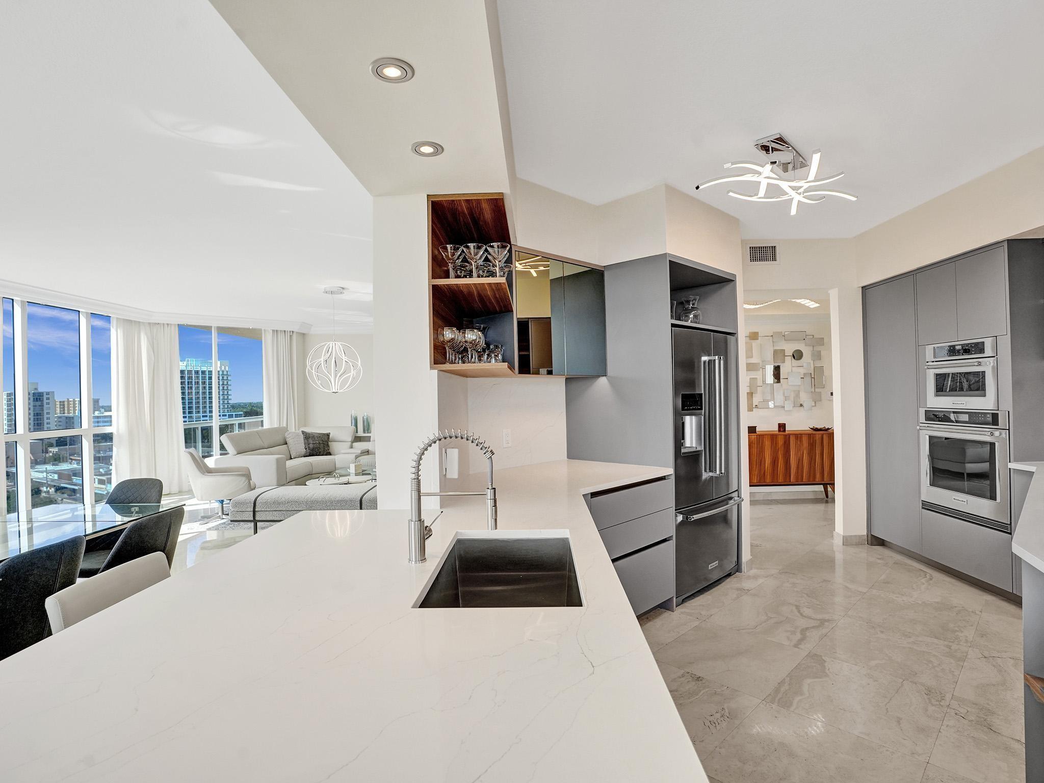 L'Hermitage Condominiums - Residential