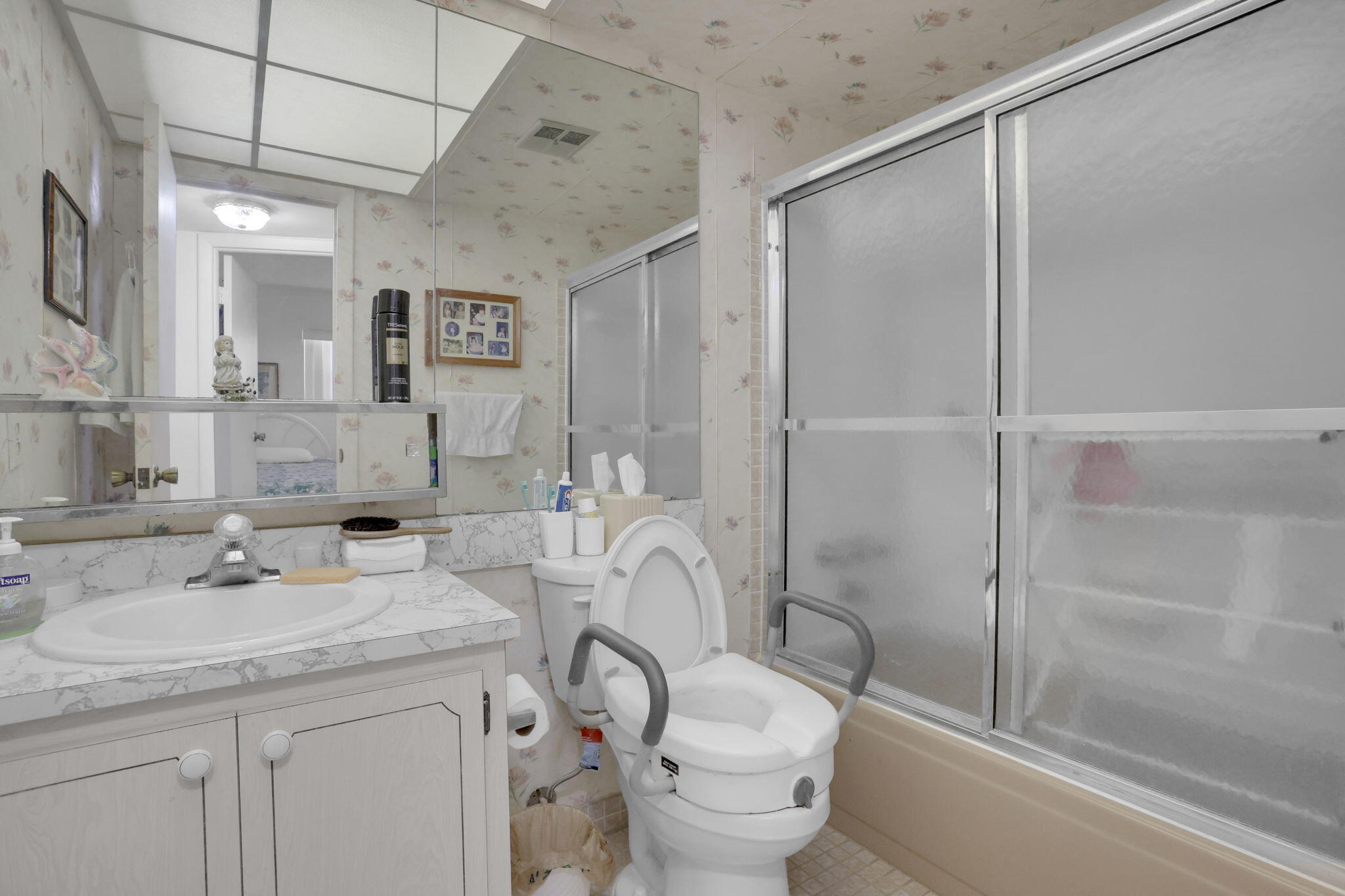 SUNRISE LAKES 11 CONDO - Residential