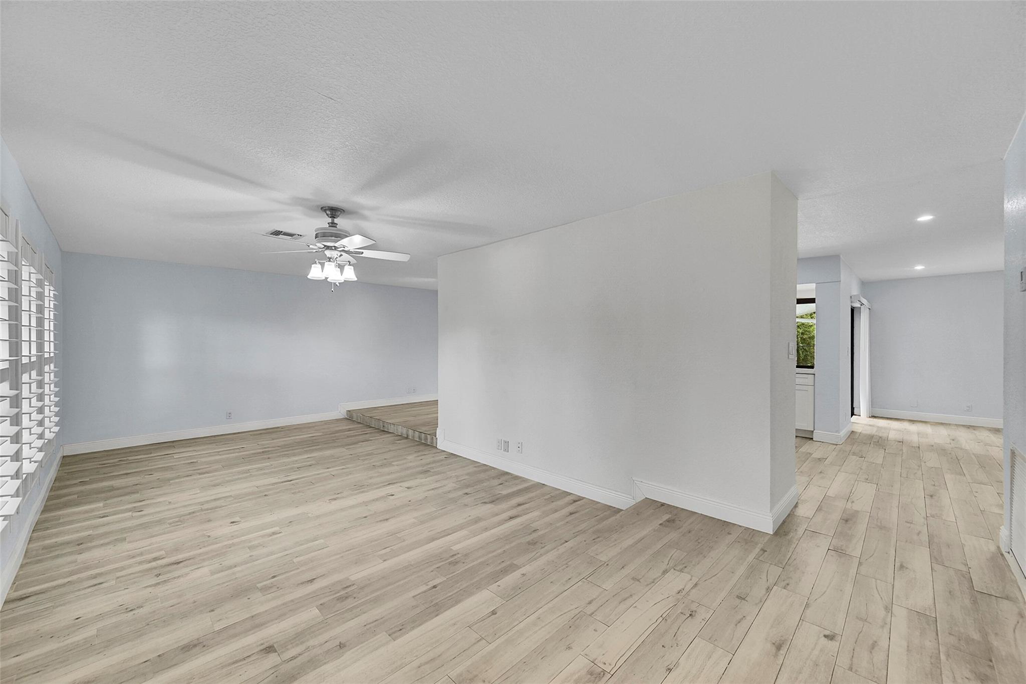 9254 NW 13th Pl, Coral Springs, FL, 33071/$675,000 4 9254 NW 13th Pl