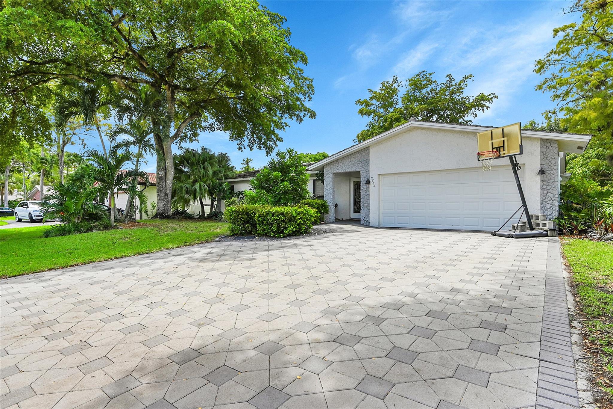 9254 NW 13th Pl, Coral Springs, FL, 33071/$675,000 1 9254 NW 13th Pl