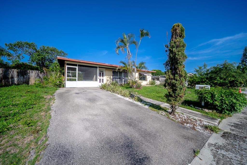 Photo of 320 S 12th Street, Lantana, FL 33462 (MLS # R11106785)