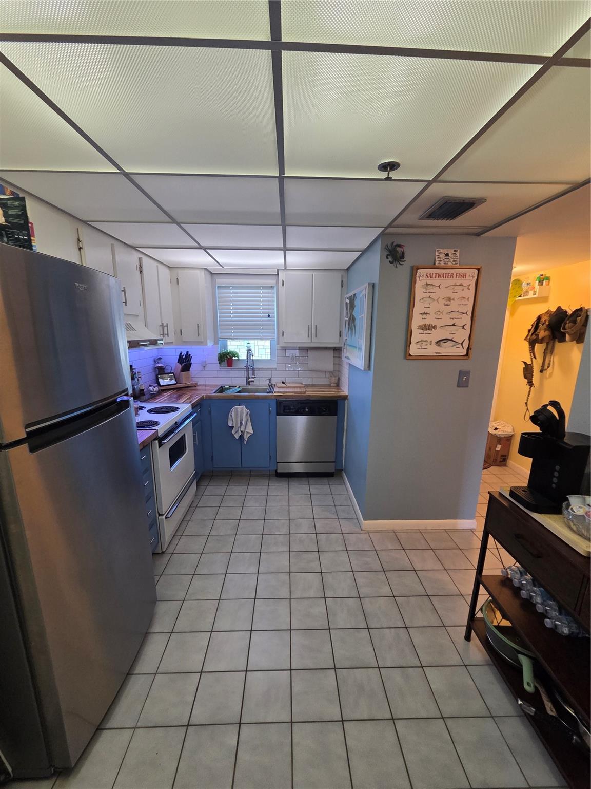 ROLLING HILLS - Residential