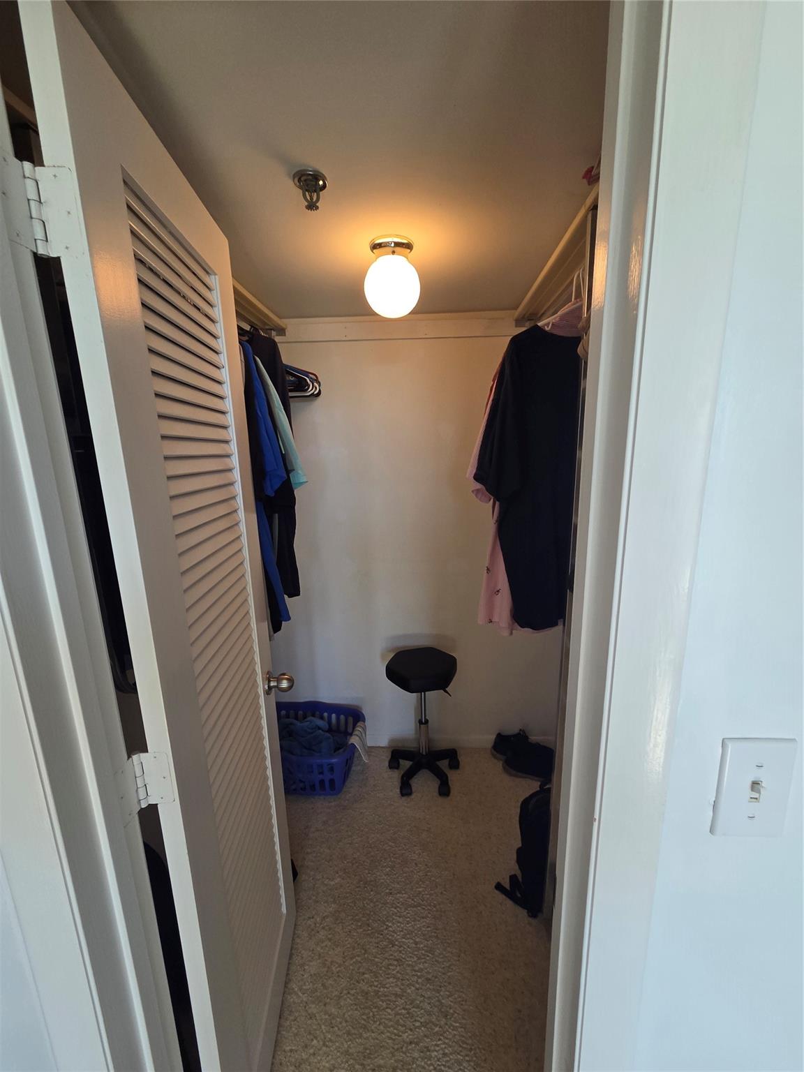 ROLLING HILLS - Residential