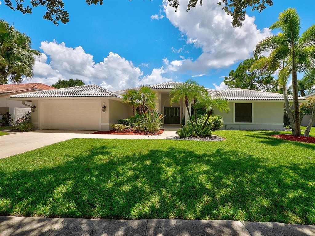 Photo of 6672 Winding Lake Drive, Jupiter, FL 33458 (MLS # R10711000)
