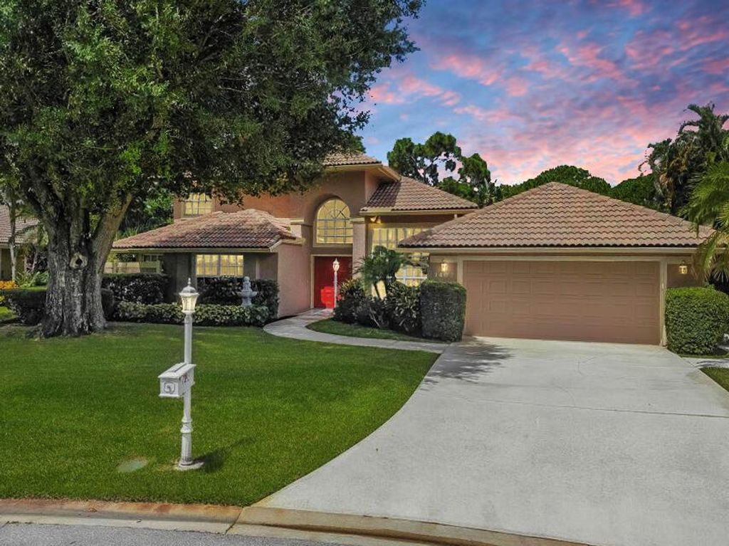 Photo of 1402 SW Bent Pine Cove, Port Saint Lucie, FL 34986 (MLS # R11008883)