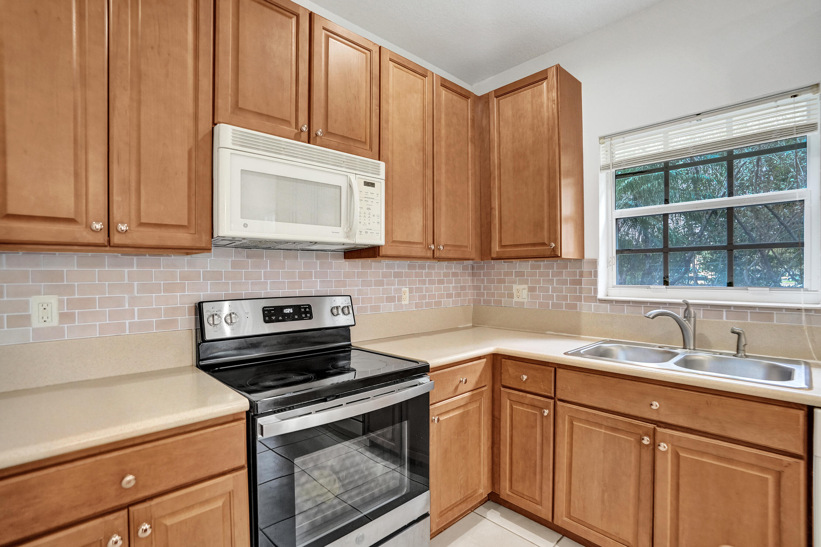 LAKEVIEW WEST / Vizcaya - Residential