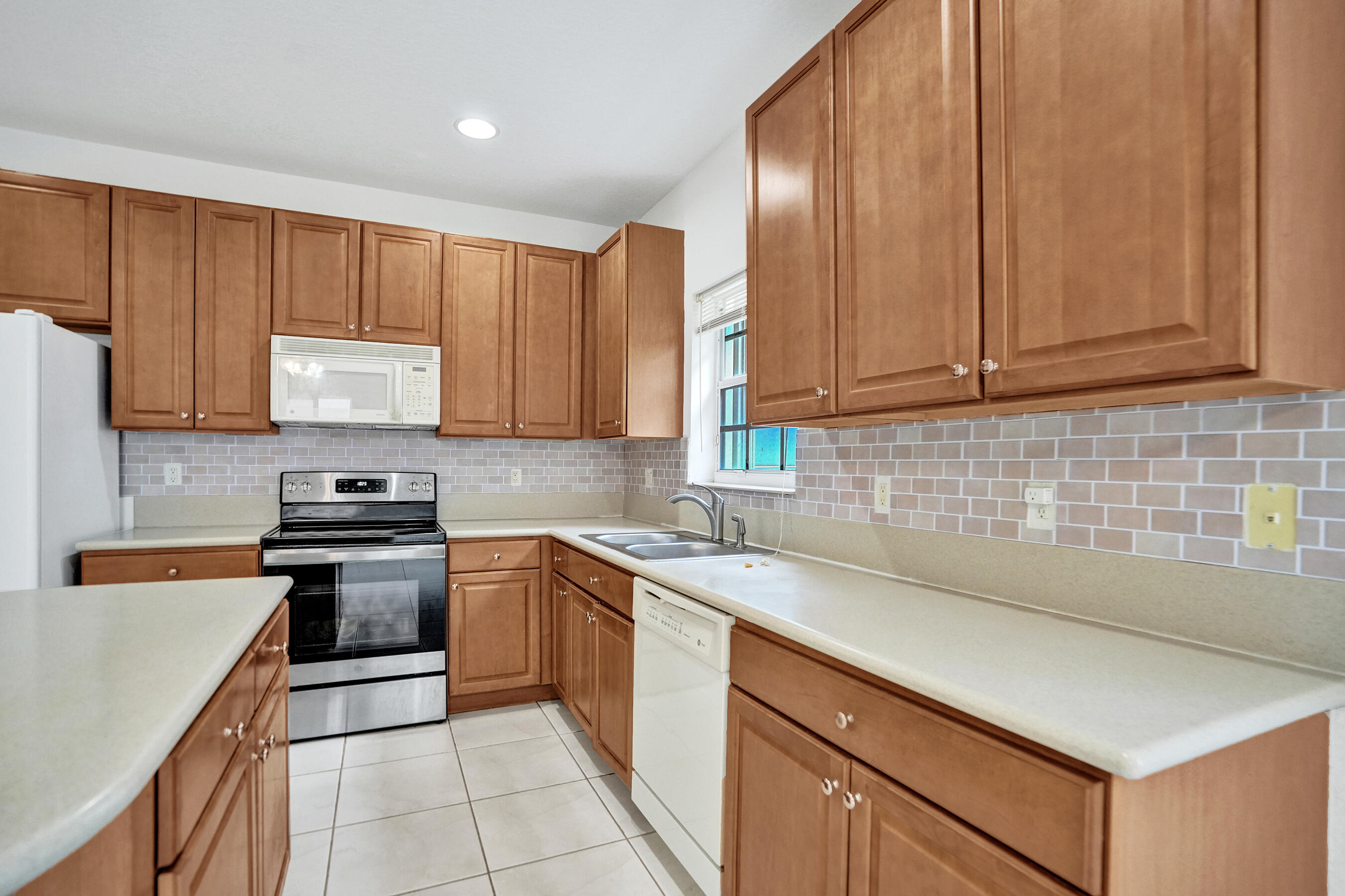 LAKEVIEW WEST / Vizcaya - Residential