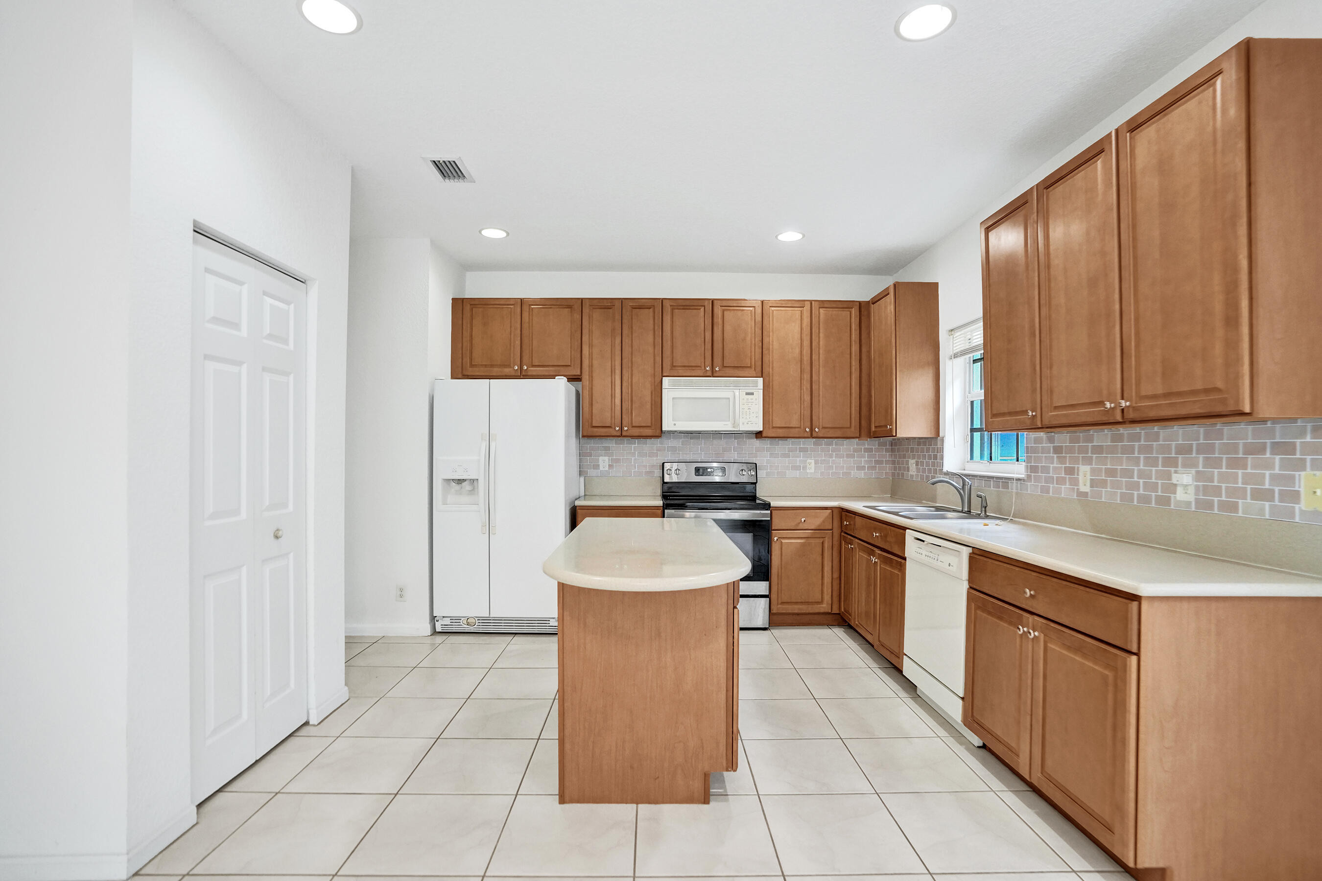 LAKEVIEW WEST / Vizcaya - Residential