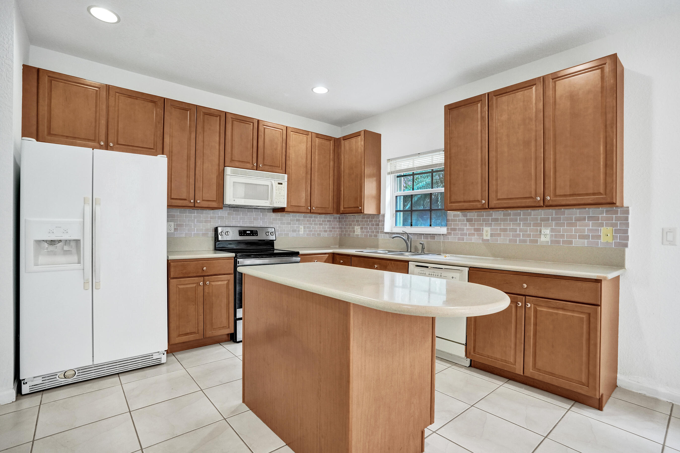 LAKEVIEW WEST / Vizcaya - Residential