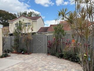 COUNTRY ISLES PHASE II - Residential