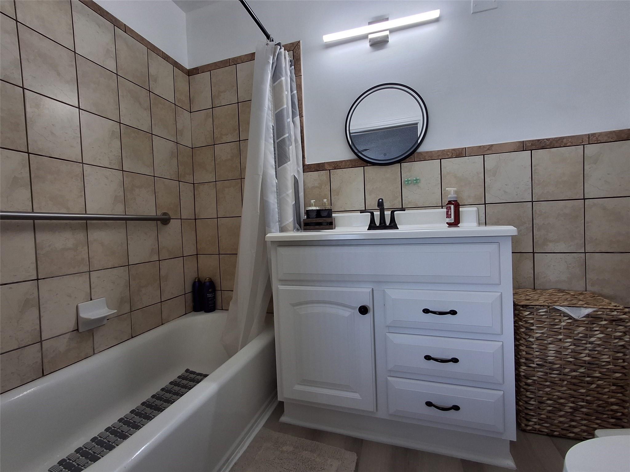 Woodlake Isles 108-5 B - Residential Lease