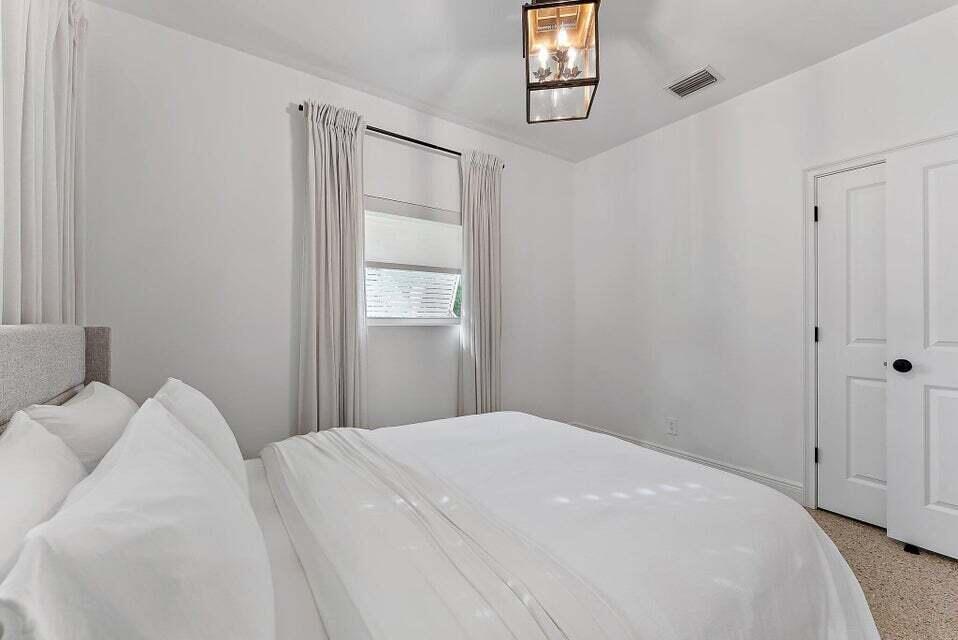 EASTVIEW MANOR - Residential Lease