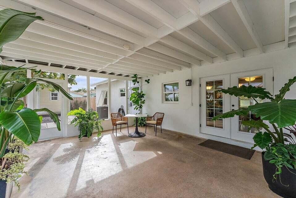 EASTVIEW MANOR - Residential Lease