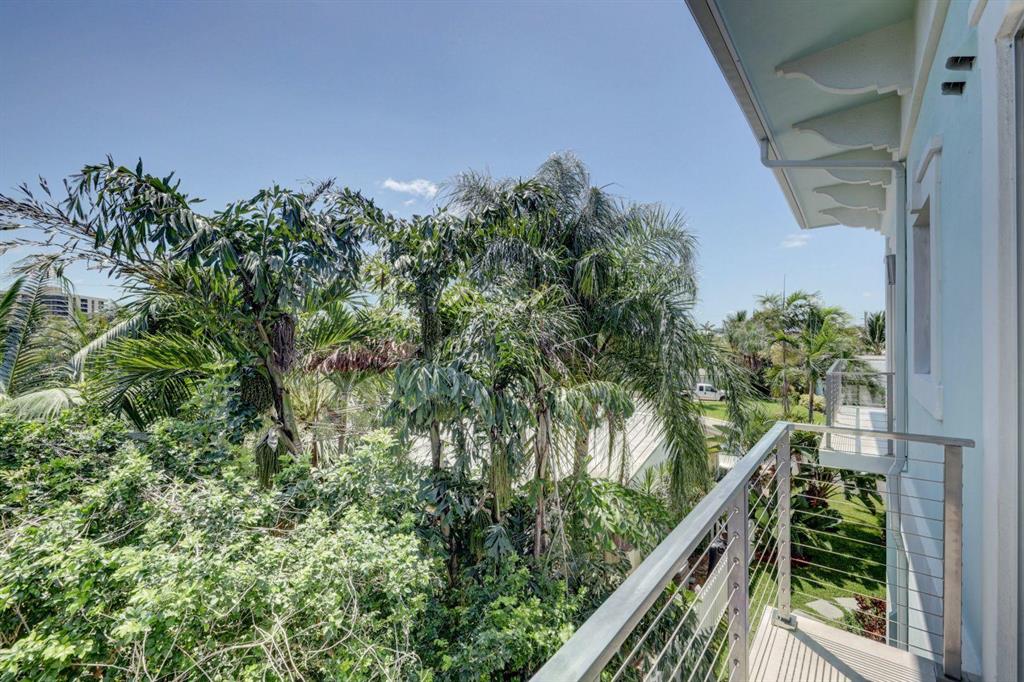 JUNO BEACH 1ST ADD - Residential