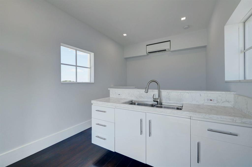 JUNO BEACH 1ST ADD - Residential