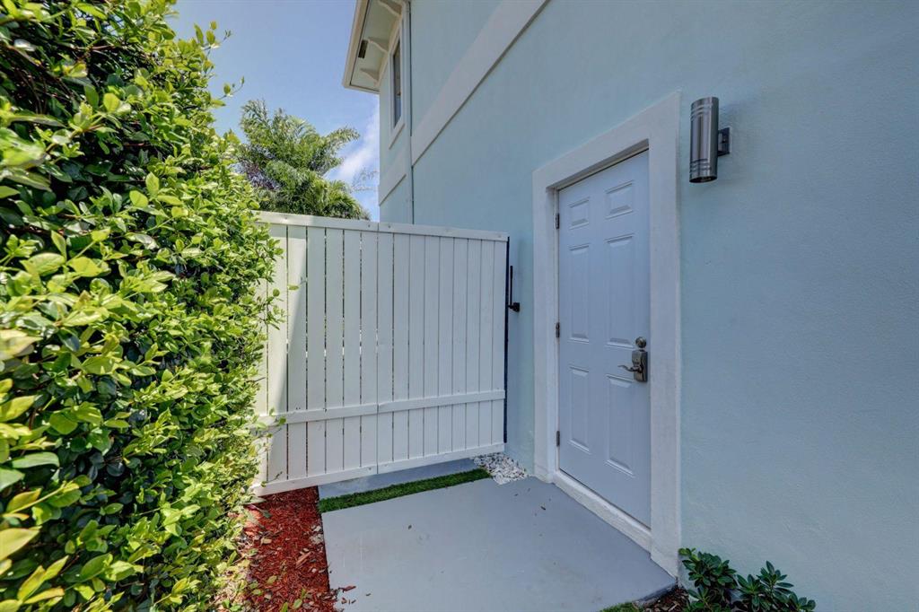 JUNO BEACH 1ST ADD - Residential