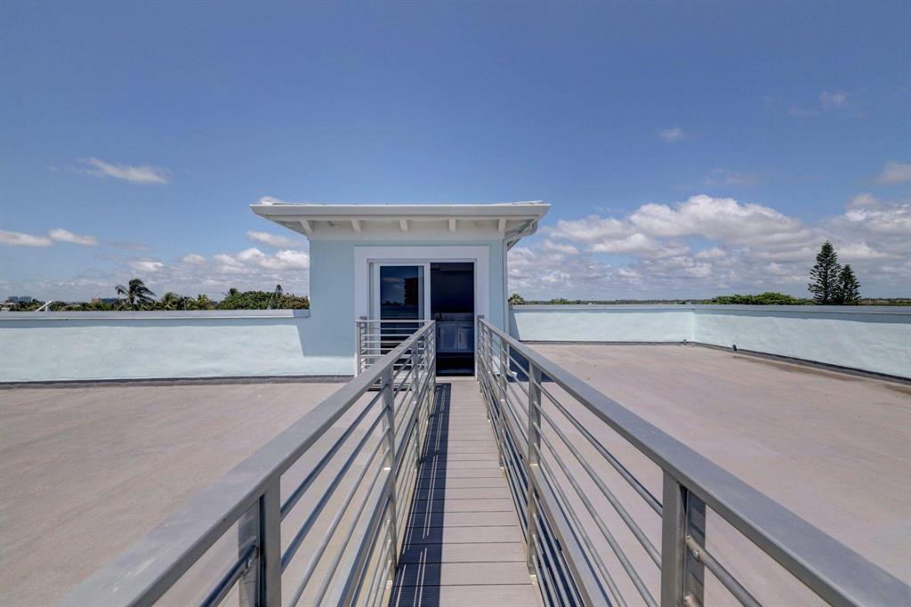 JUNO BEACH 1ST ADD - Residential