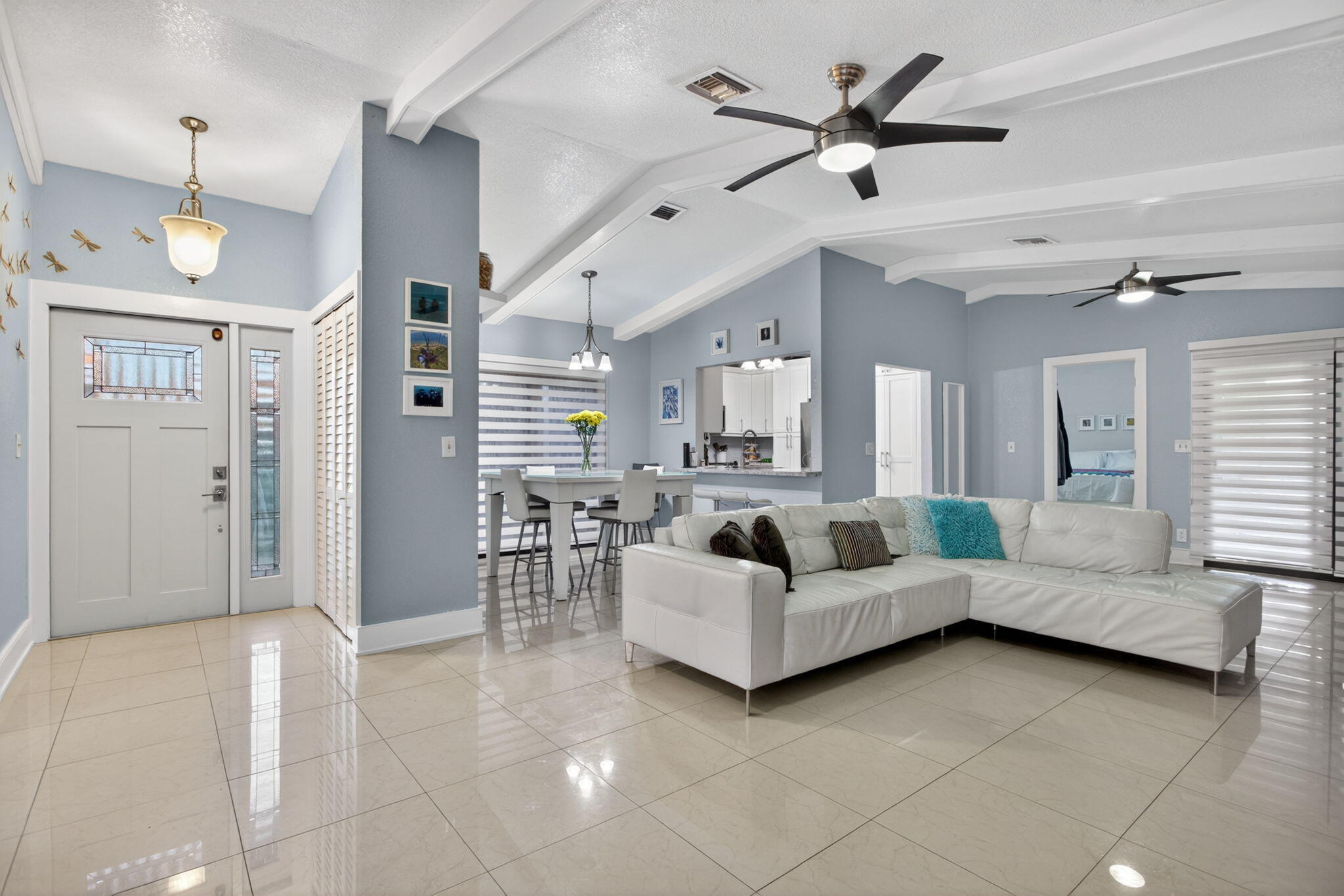 BANYAN LAKES - Residential