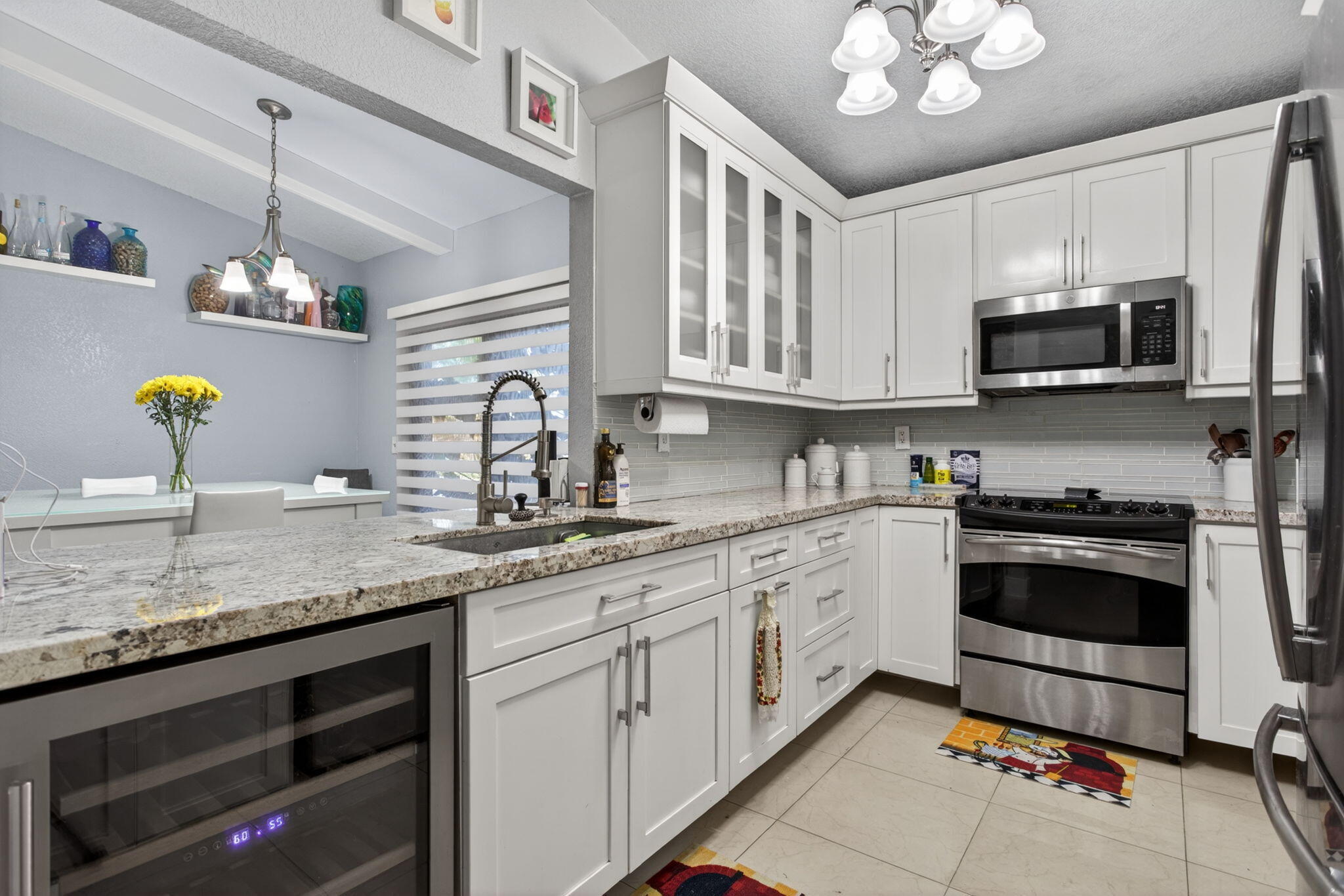 BANYAN LAKES - Residential