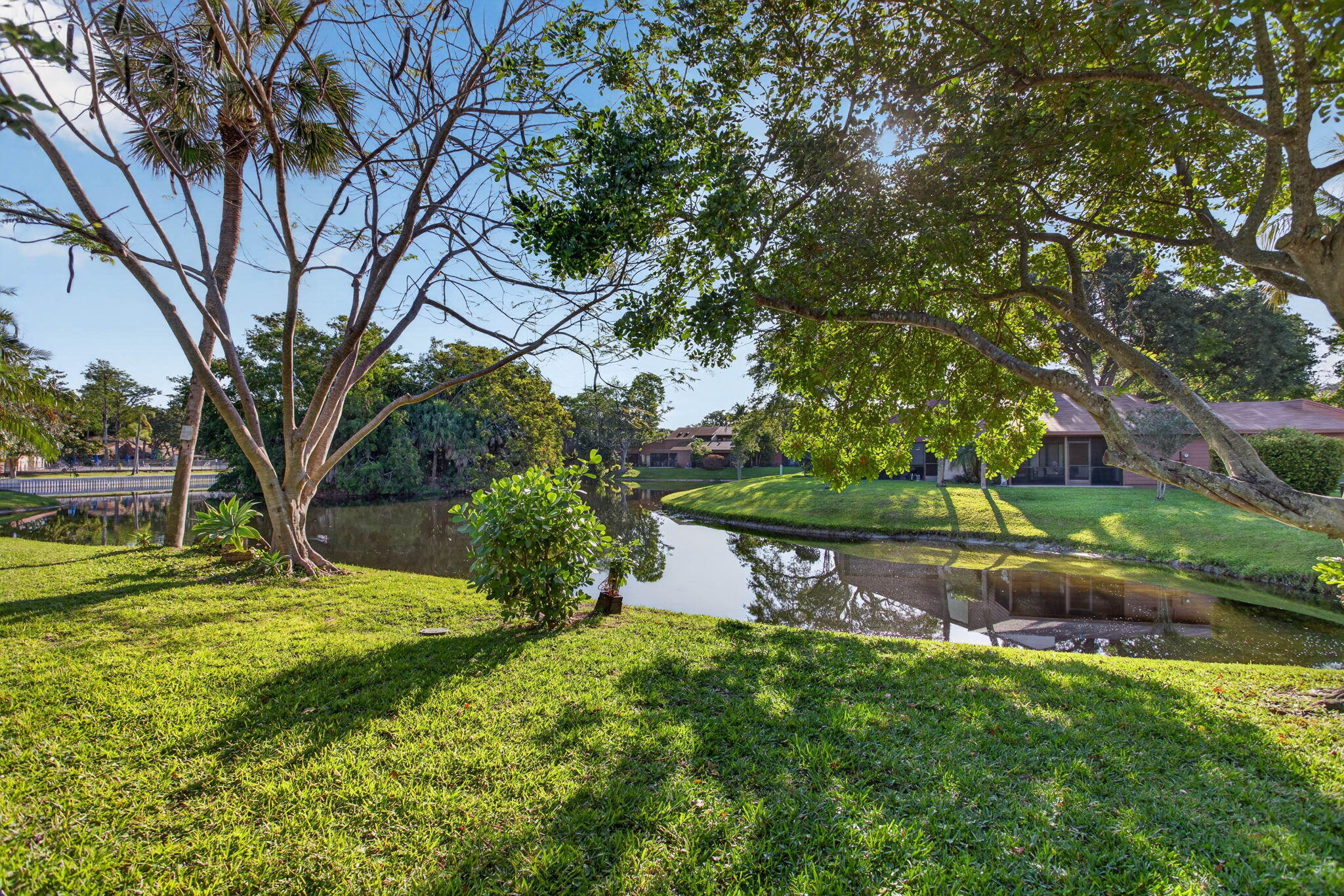 BANYAN LAKES - Residential