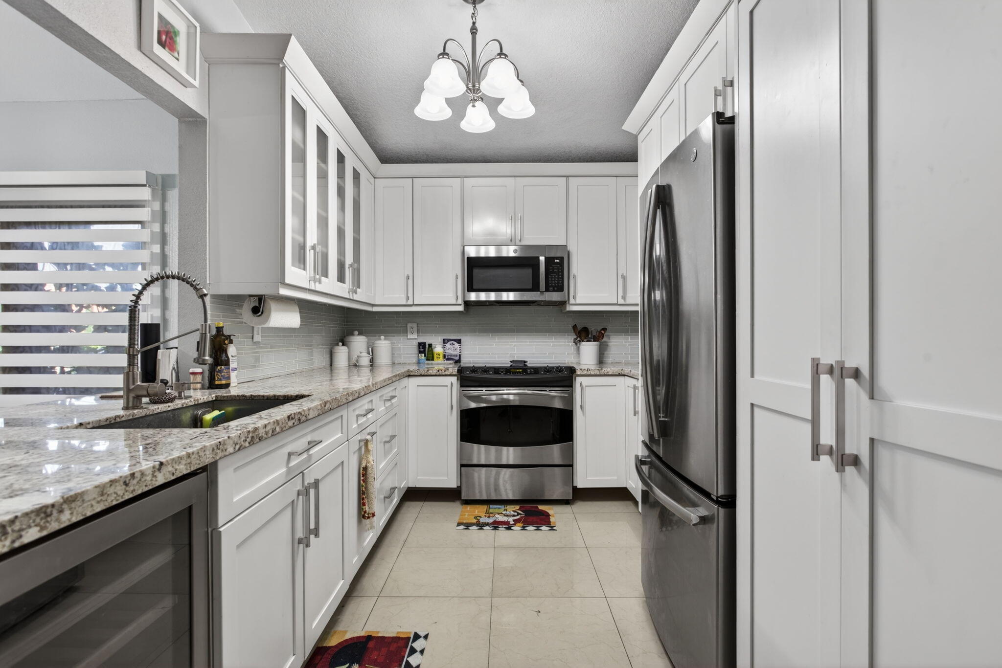 BANYAN LAKES - Residential