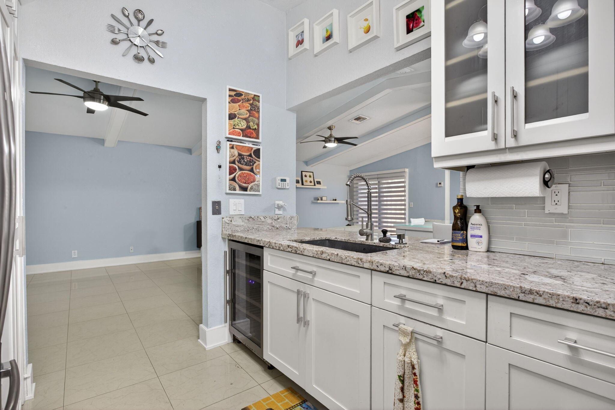 BANYAN LAKES - Residential