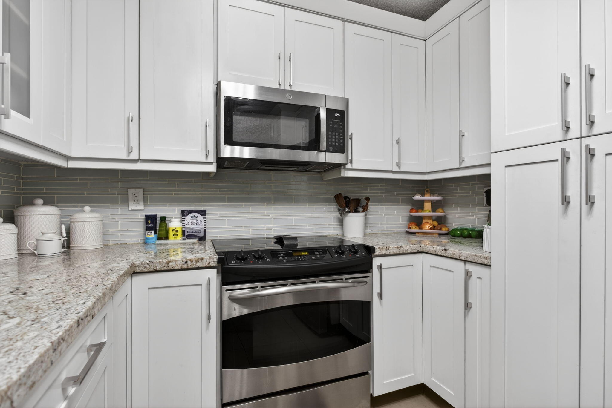 BANYAN LAKES - Residential