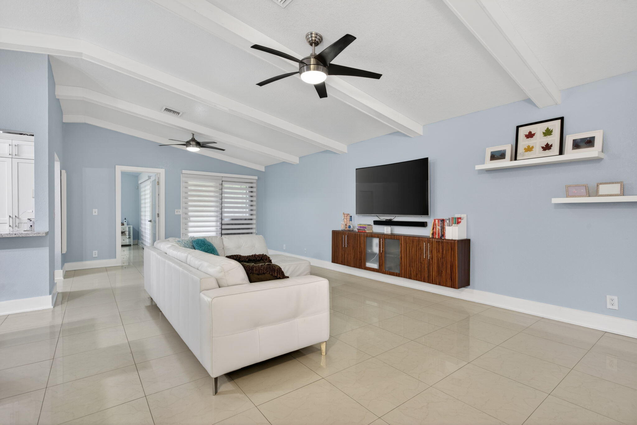 BANYAN LAKES - Residential