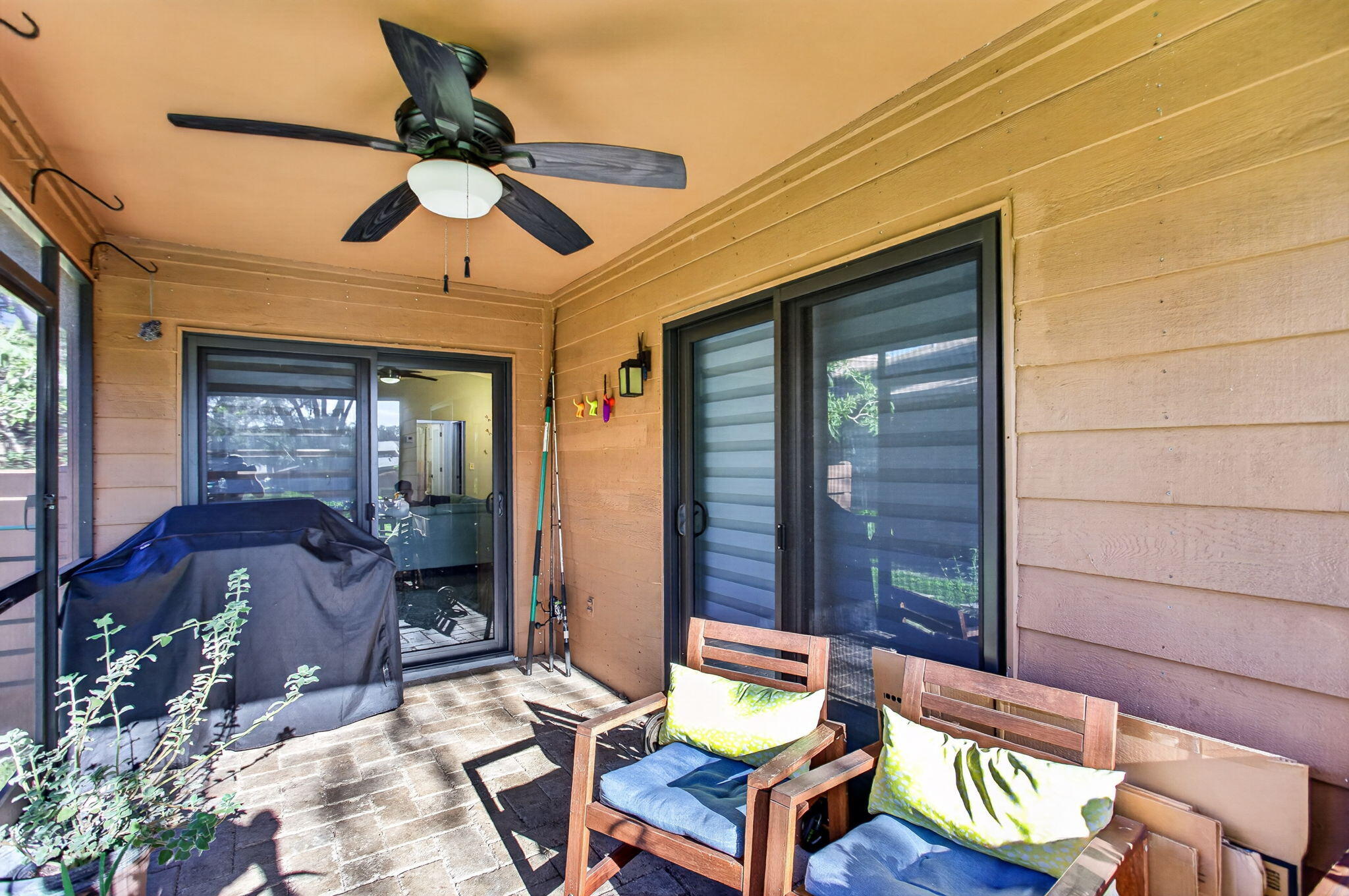 BANYAN LAKES - Residential